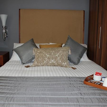 Ambassador Court Hotel هاي ويكومبْ المظهر الخارجي الصورة