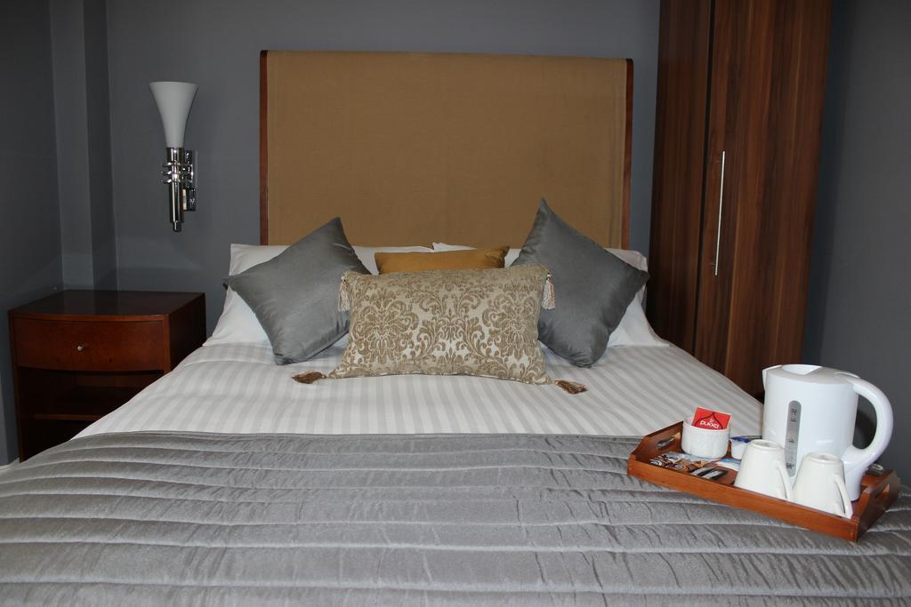 Ambassador Court Hotel هاي ويكومبْ المظهر الخارجي الصورة