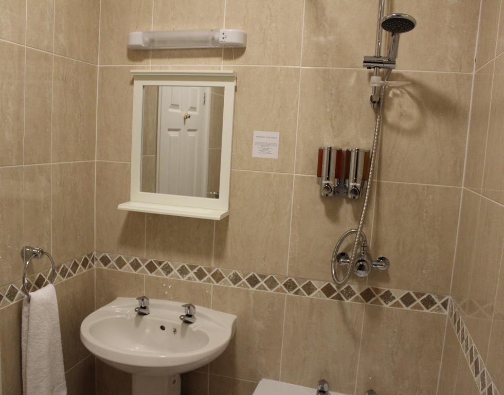 Ambassador Court Hotel هاي ويكومبْ المظهر الخارجي الصورة